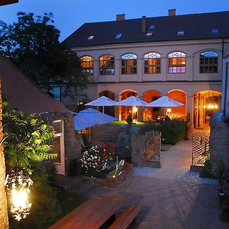 Hotel Poesis Satu Mare Exteriör bild