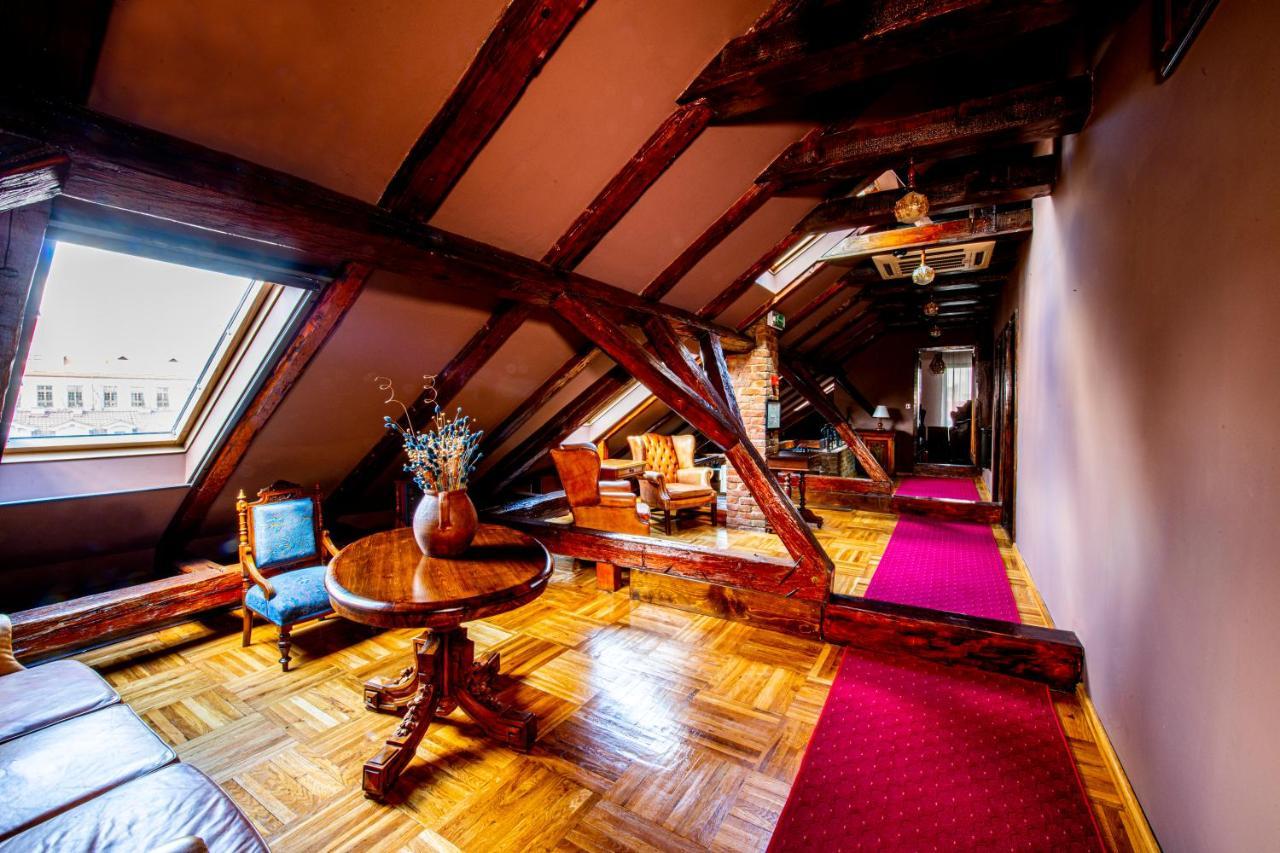Hotel Poesis Satu Mare Exteriör bild